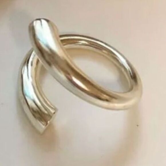 The Axis 925 adjustable modern statement ring in silver - Picture 5 of 7